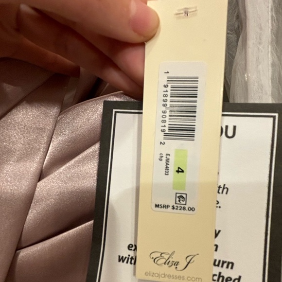 Eliza J Champagne Satin Gown with Bow Accent Size 4 NWT - Picture 9 of 9